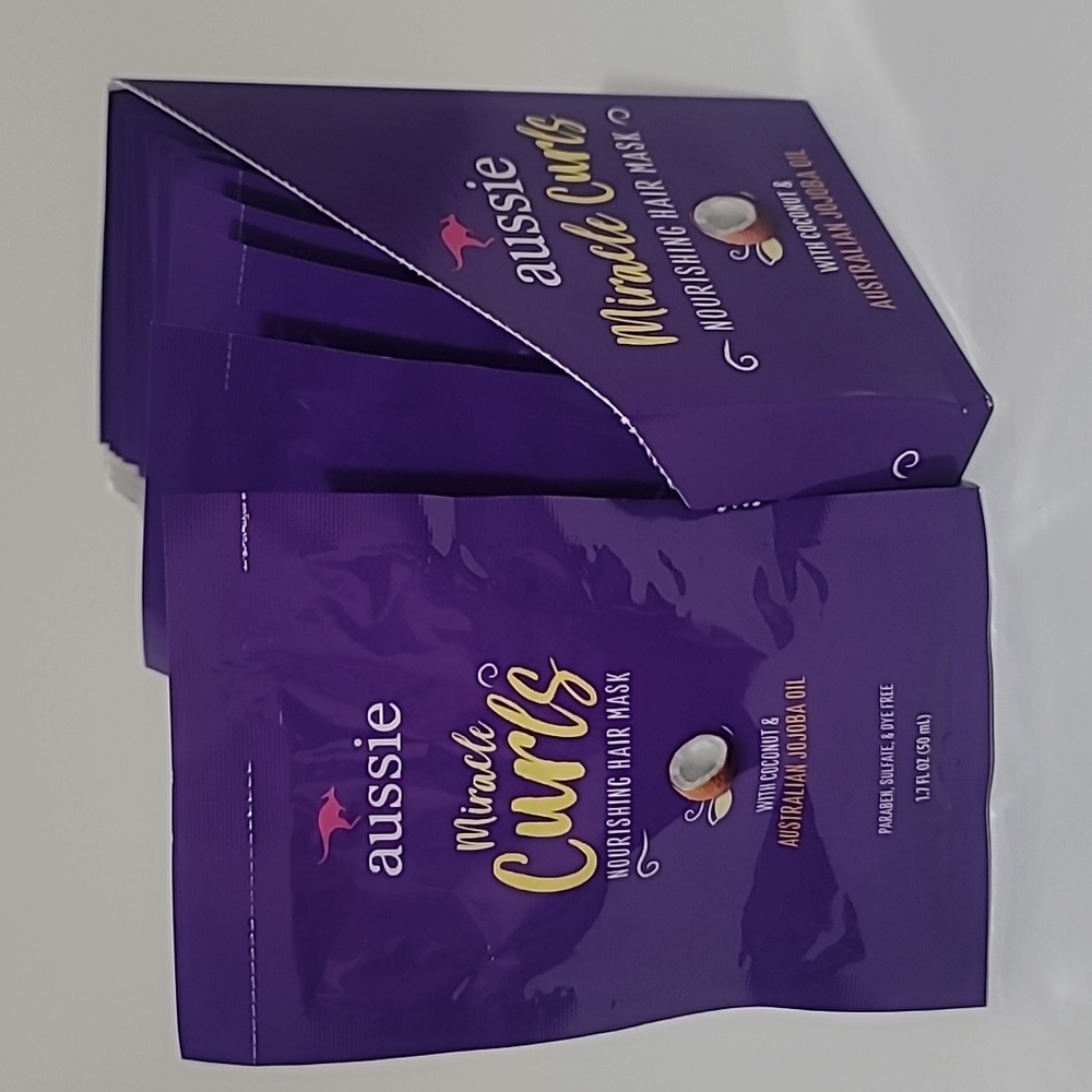 12 Aussie Miracle Curls Nourishing Hair Mask Coconut & Australian JoJoBa Oil